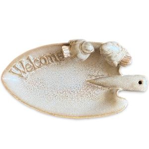 Pottery shovel shaped dish